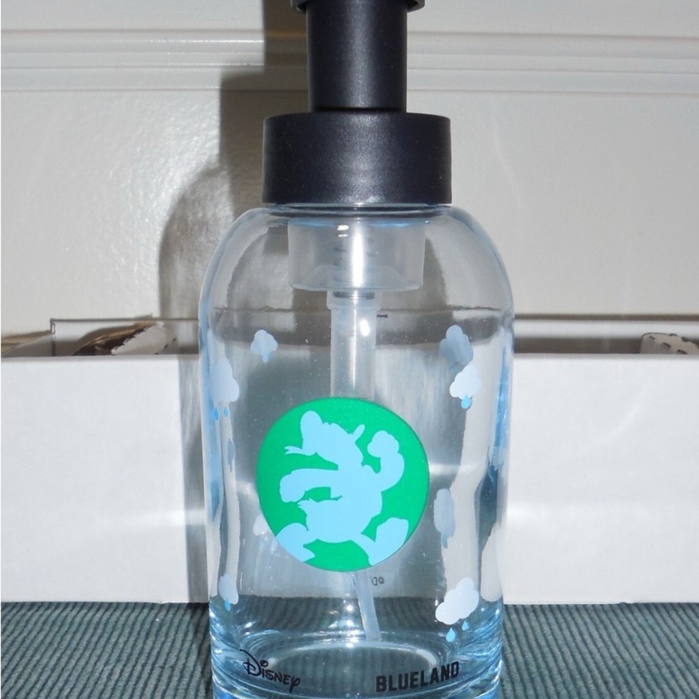 Soap dispenser